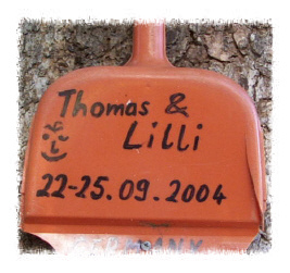 Hello, Thomas and Lilli in Germany!  If you see this, email me, please!